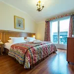 Diplomate Hotel