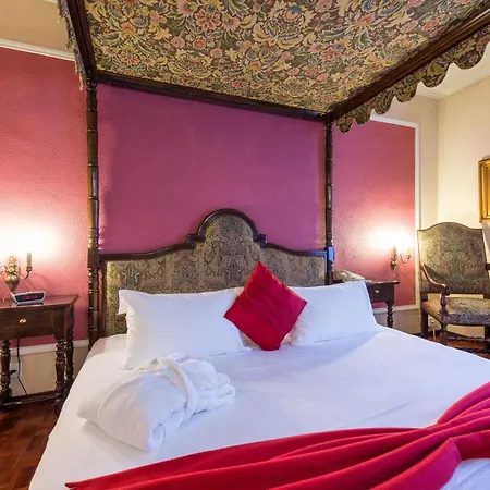 Diplomate Hotel 4*